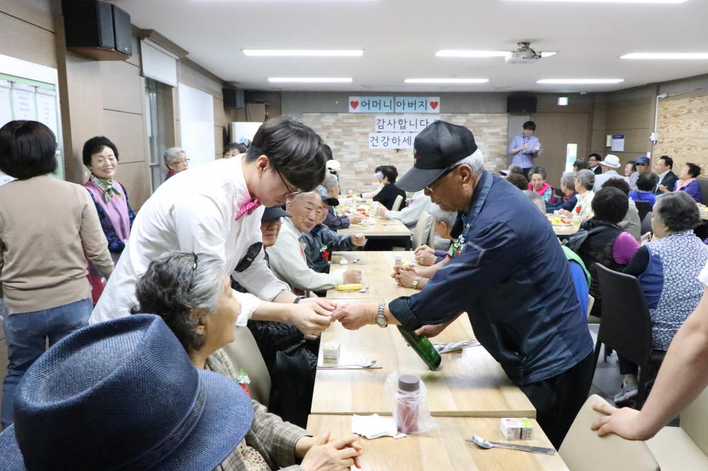 20190508 어버이날행사 사진 (46).JPG